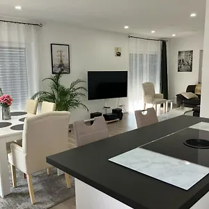 Apartment Moderne Einliegerwohnung Naehe Ingolstadt Und Bad Goegging, Munchsmunster